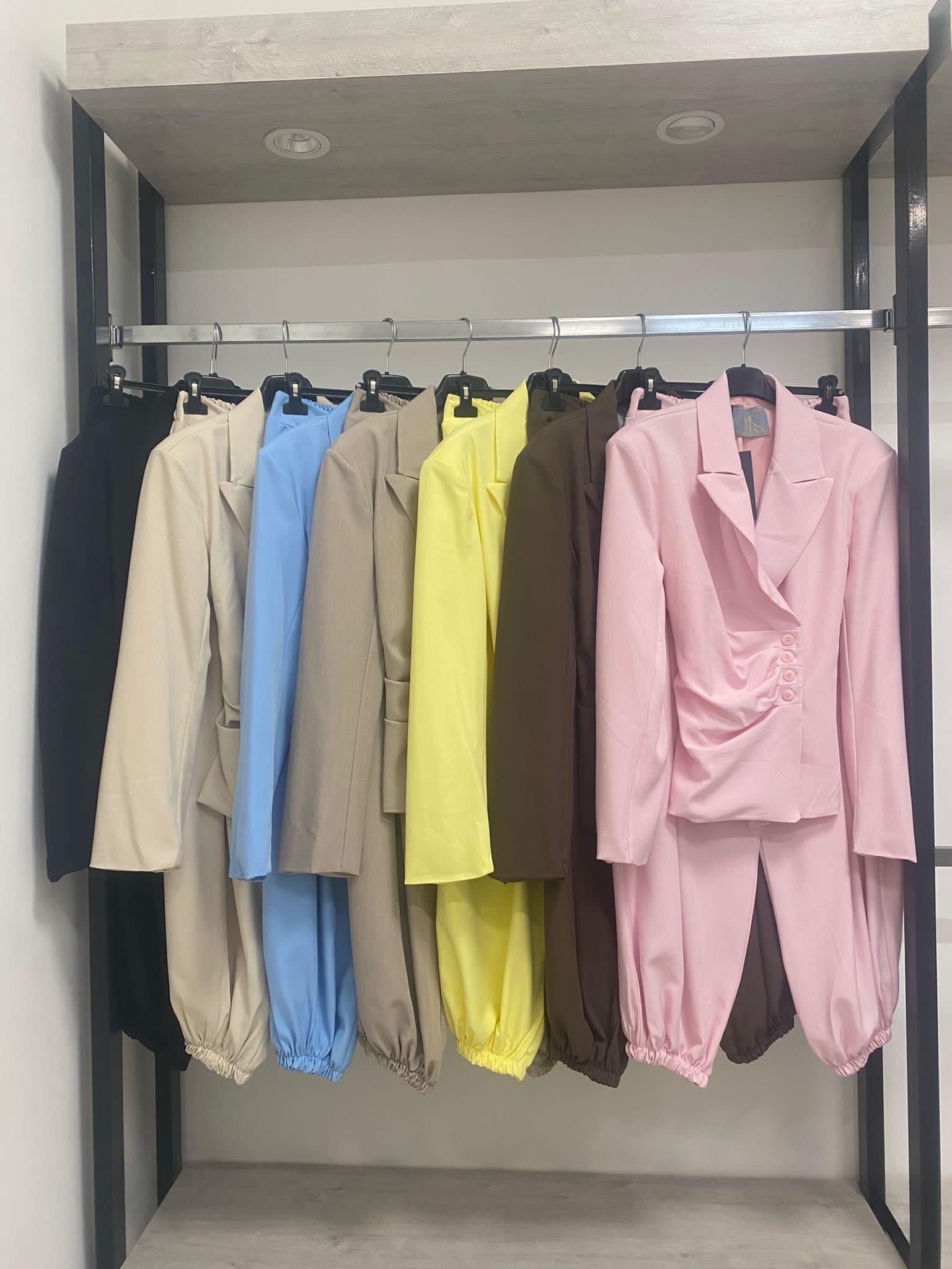 Tailleur Dania 7 colori disponibili